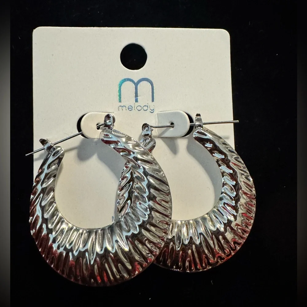 Silver Textured Statement Hoop Earrings Bold Chunky Open Hoops NWT - Picture 2 of 3